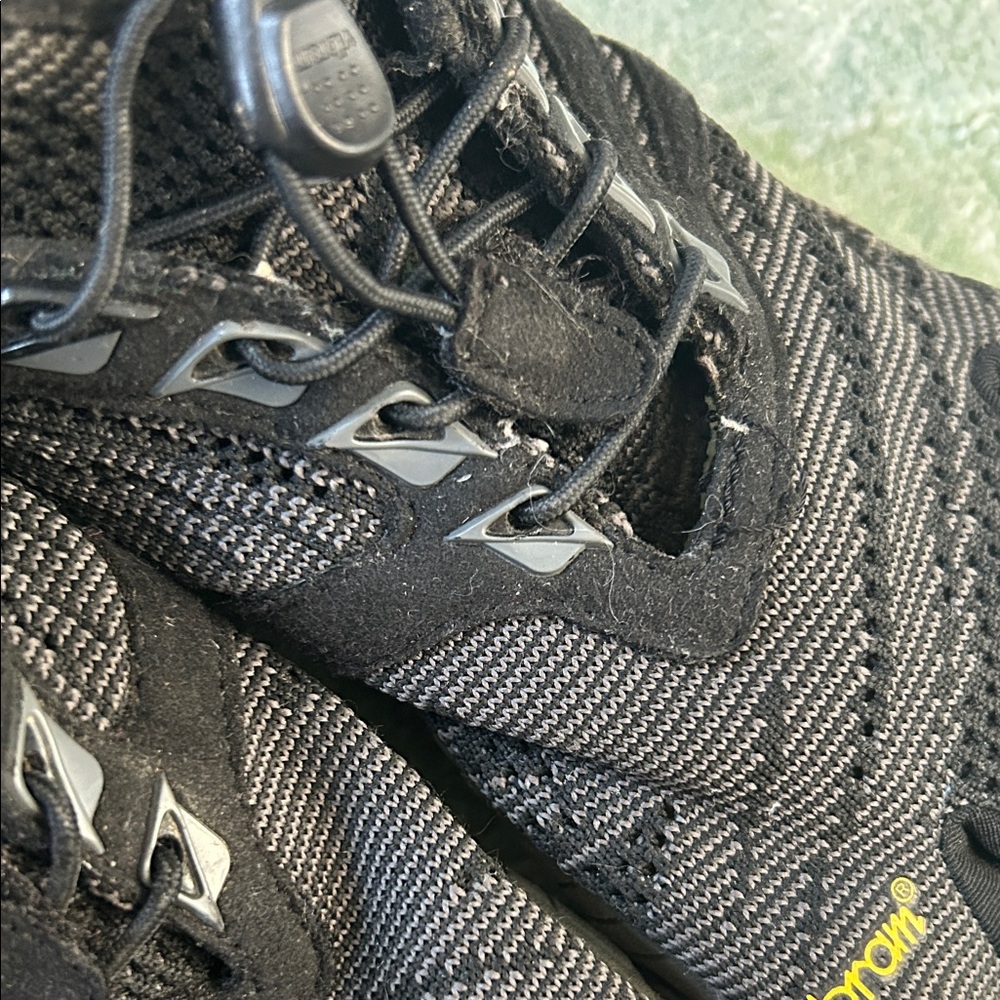 Vibram Black FiveFingers Toe Shoes - Picture 3 of 7